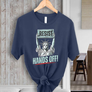 Statue of Liberty American protest resist hands off 2025 T-Shirt